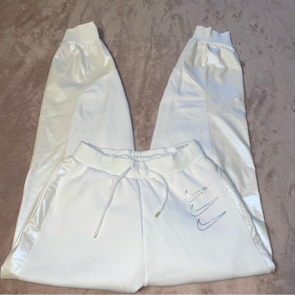 Nike oversized fit mid rise joggers size XS - Picture 3 of 11